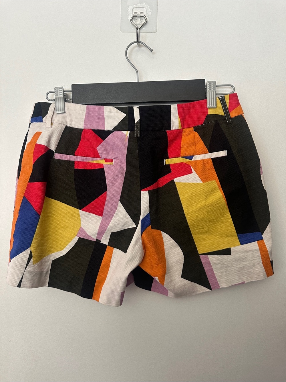 Halogen Womens Size 6 Multicolor Abstract Print Shorts Colorblock Tailored - Picture 4 of 7